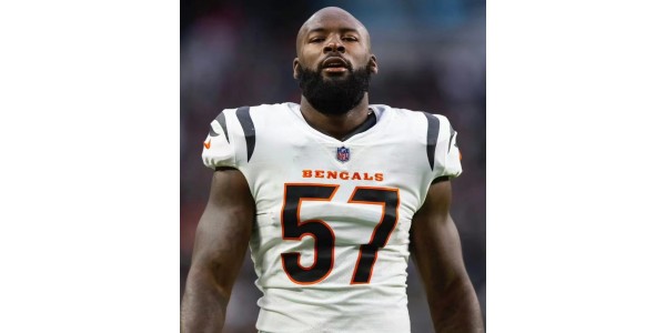 Pratt fait ses adieux aux Tigers, enfile le maillot des Raiders et continue de jouer sur la scène footballistique.